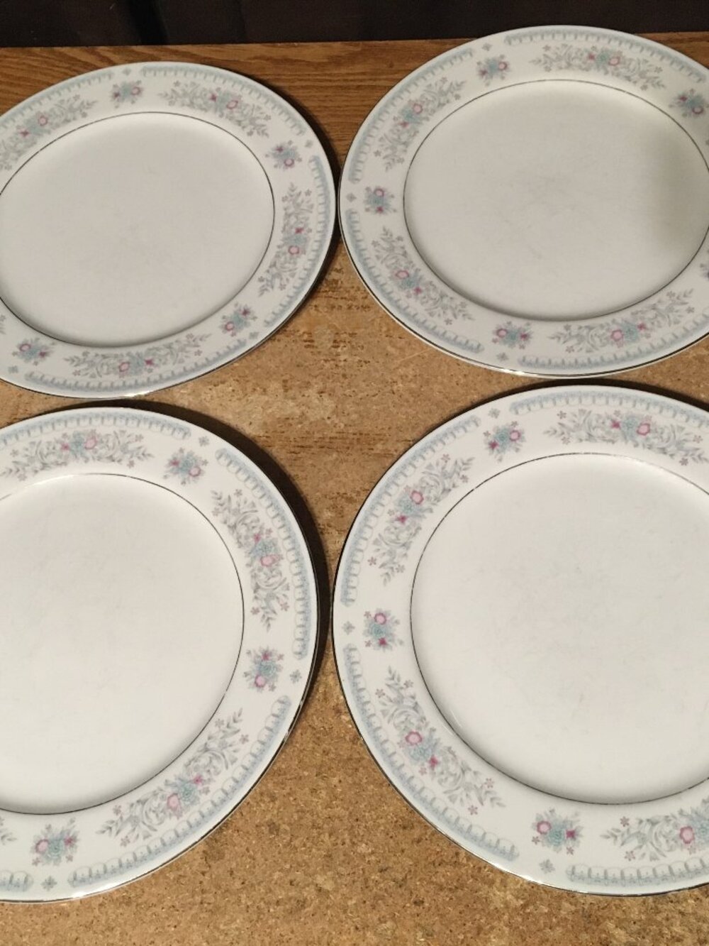 SET OF 4 CROWN FINE CHINA HARMONY FLORAL PATTERN PLATE 10.5"
